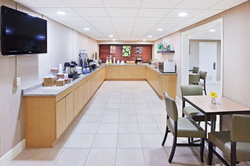Quality Inn Slidell I-10 32/46