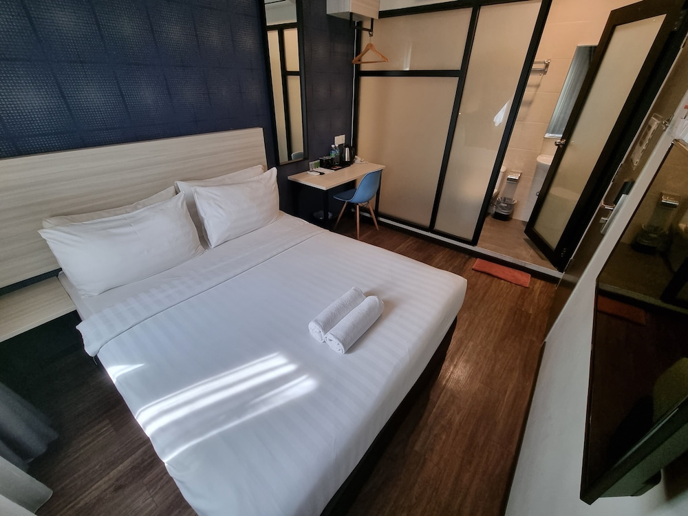 Room, Queen Bed