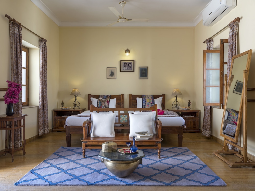 RATAN VILLAS 7/31