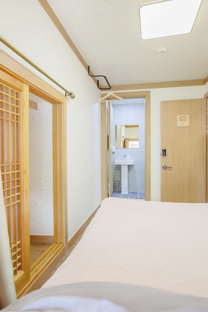 Cocoa Guesthouse 24/74