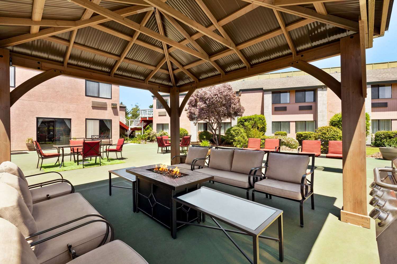 Ramada By Wyndham Arcata 25/43