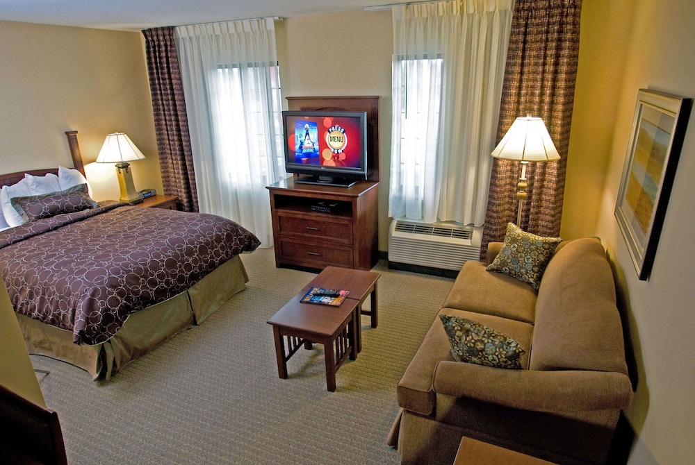 Staybridge Suites Williamsville Buffalo by IHG 23/65
