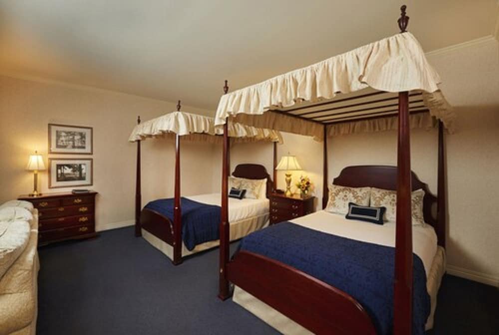 The Nittany Lion Inn 12/64