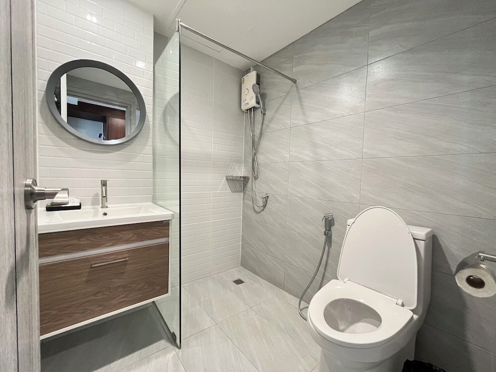 Laemchabang City Hotel 49/50