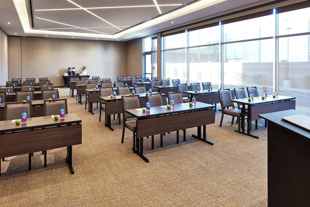 SpringHill Suites by Marriott Los Angeles Downey 33/42