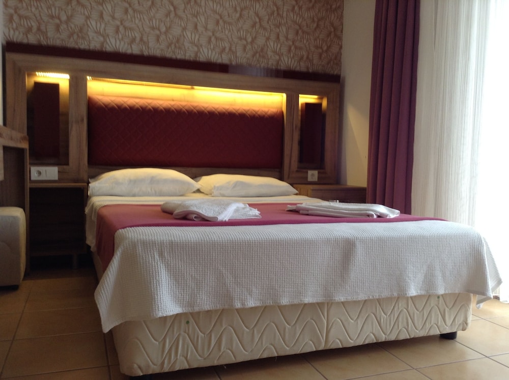 Senam Hotel 10/27