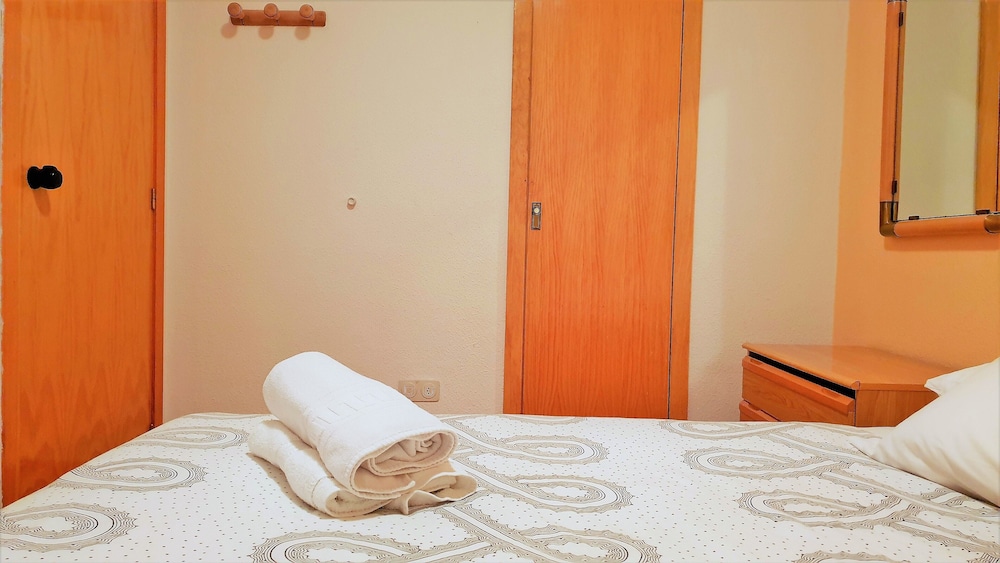 1 Bedroom, Slope, Apartment, Murphy Bed, Sofa, Next Tower