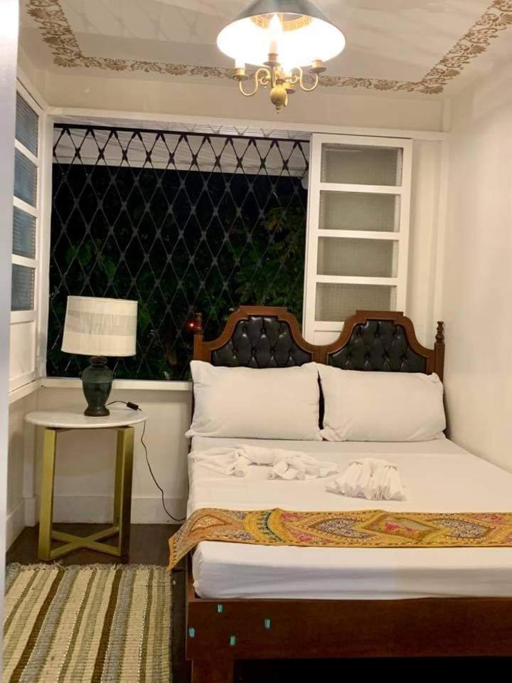 Courtyard Hotel 13/40