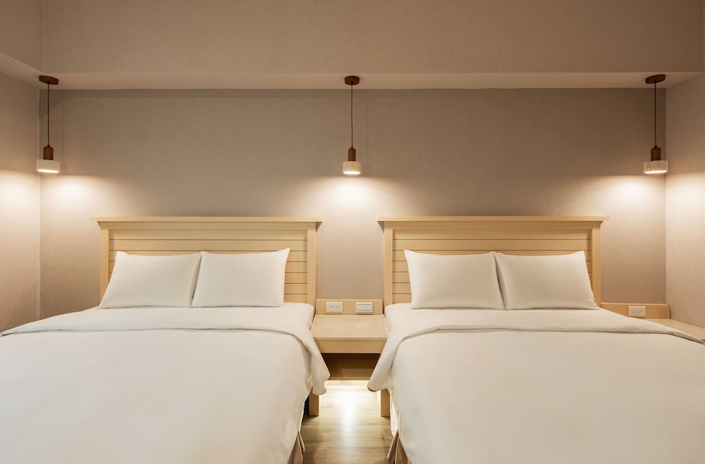 ROOM, QUADRUPLE