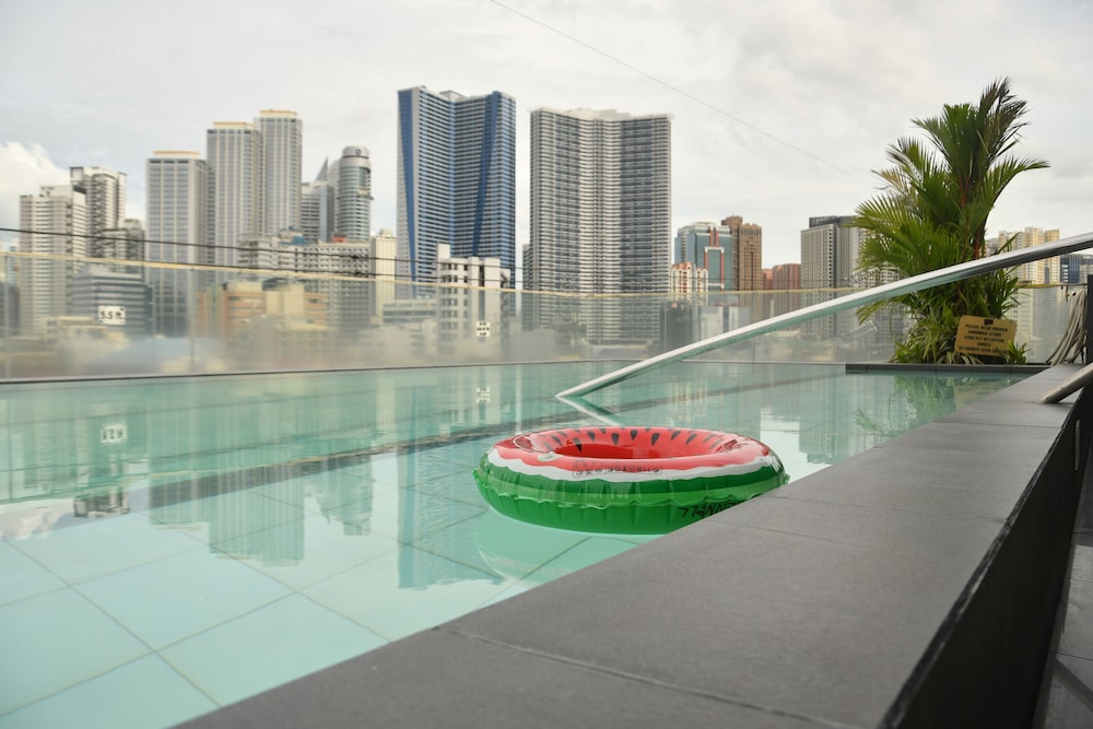 Jade Hotel Suites 47/66