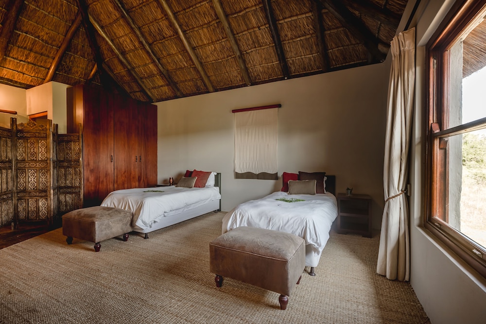 Hlosi Game Lodge 11/73