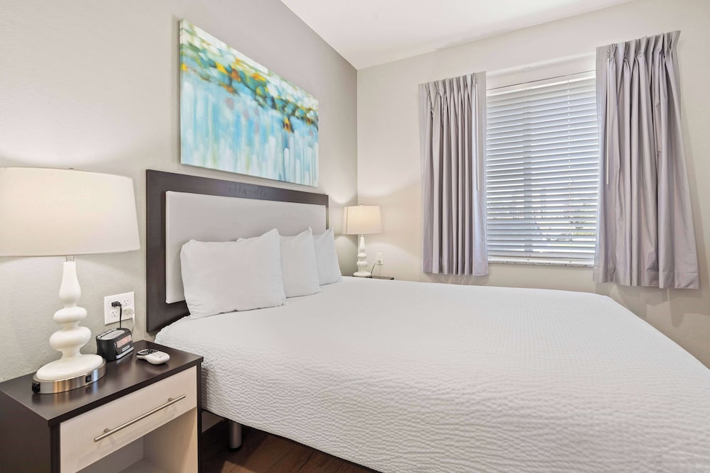 WaterWalk Extended Stay by Wyndham Kansas City - Overland Pk 16/61