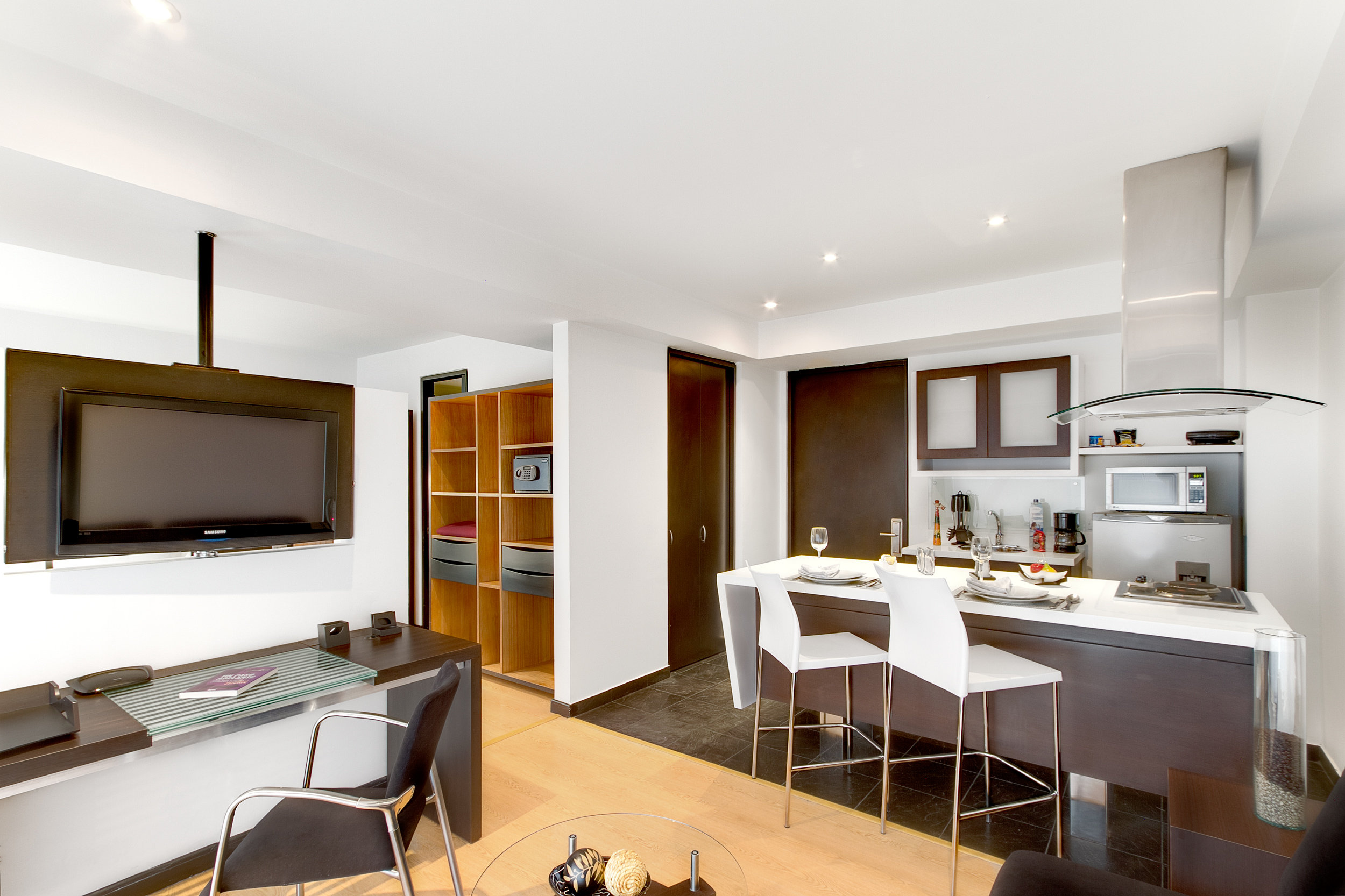 Hotel Continental All Suites 17/17