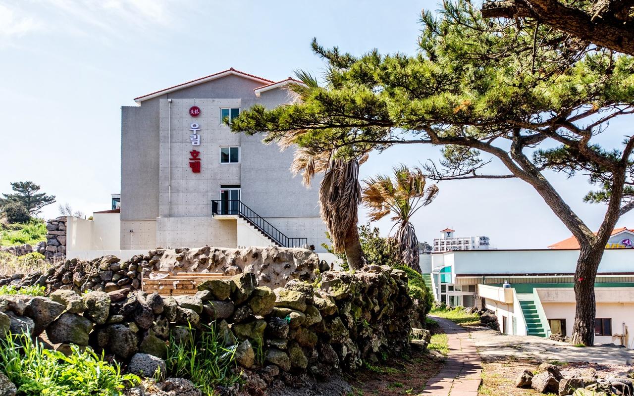 Woorim Hotel 46/47