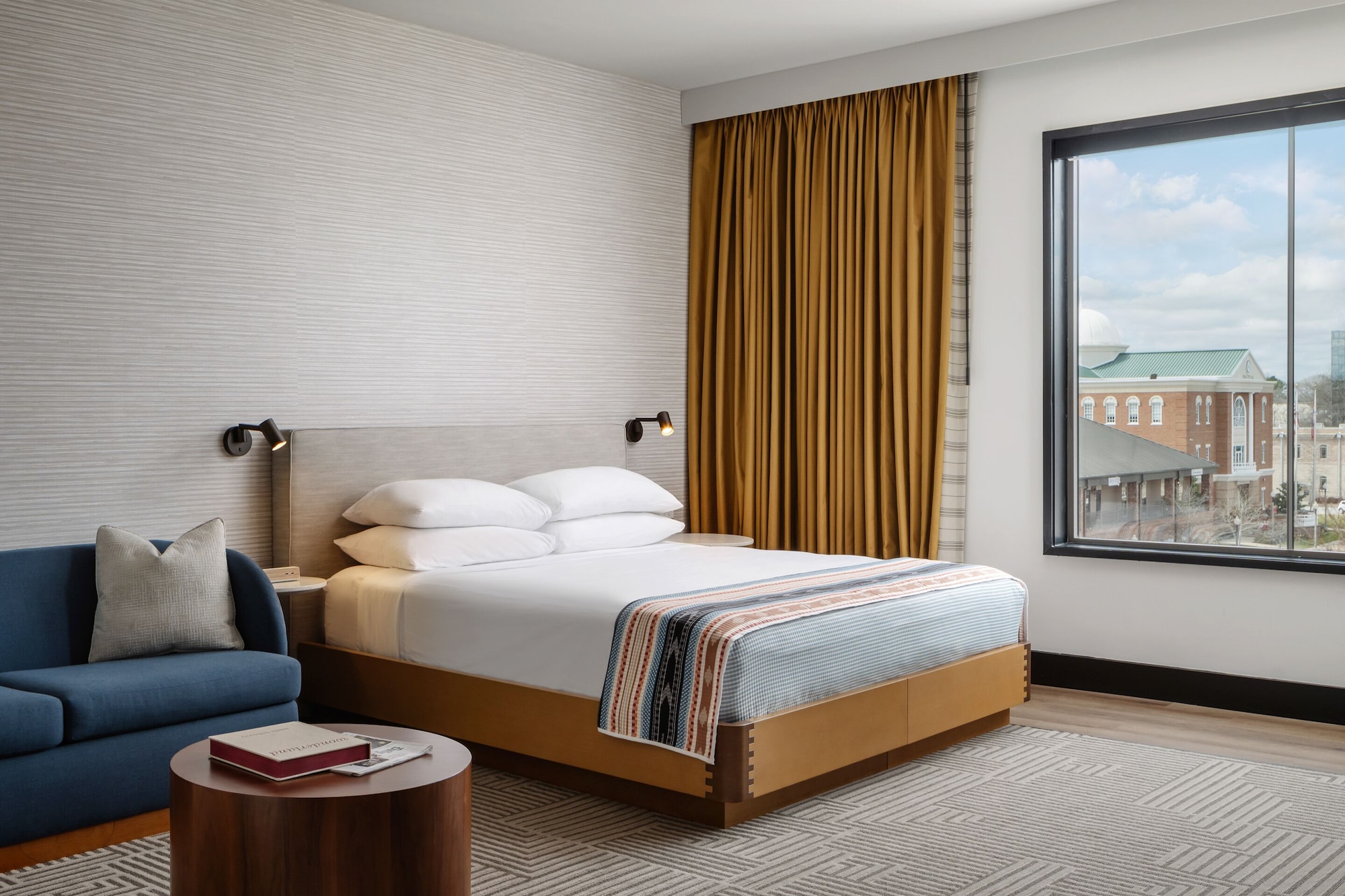 غرفة ديلوكس بسرير كينج، Hotel Tupelo, a Wyndham Hotel 2/6