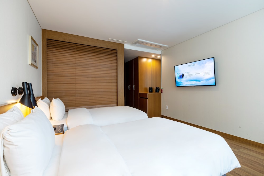 Mate Hotel Paju 12/78
