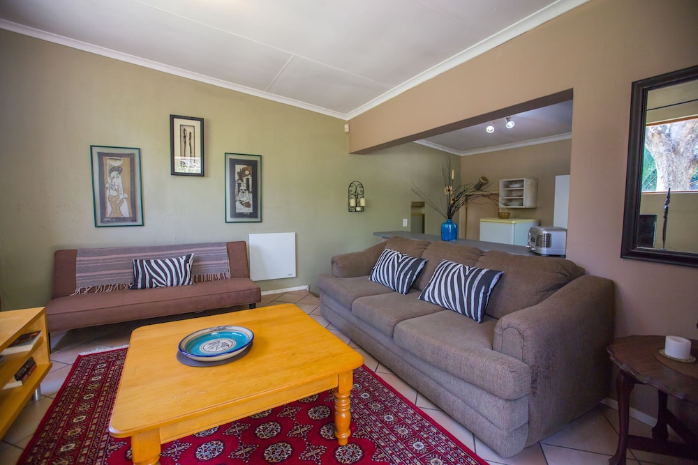 Moonflower Cottages 37/71