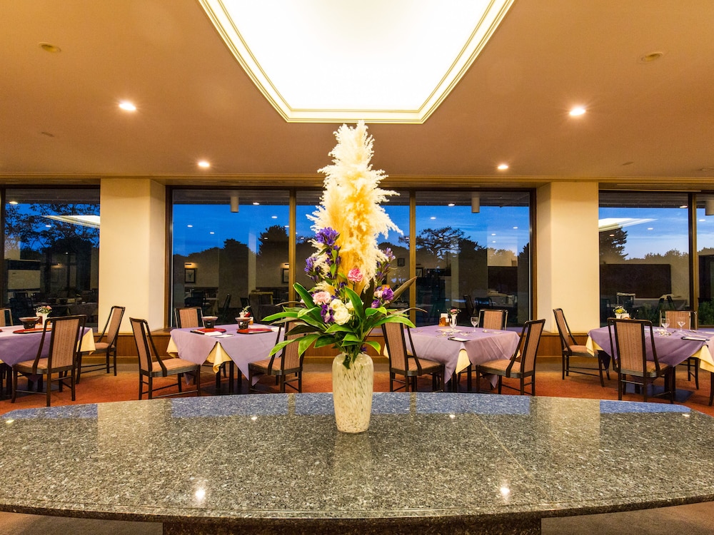 SOUTHERN CROSS RESORT 6/68