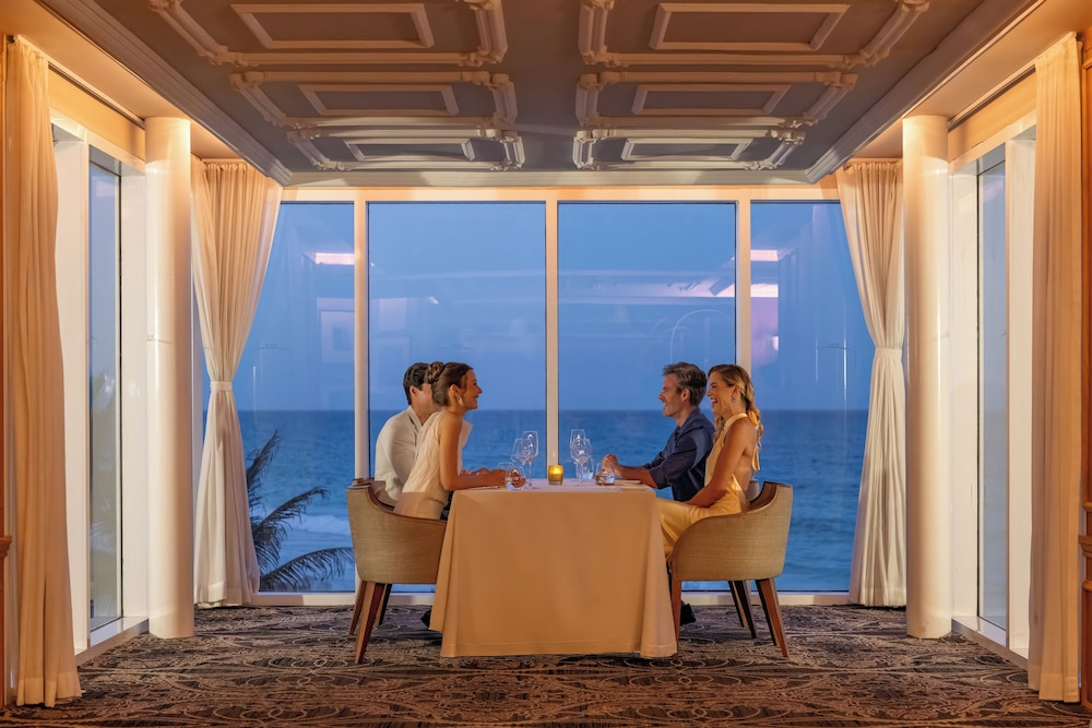 Sun Palace - Adults Only 7/49