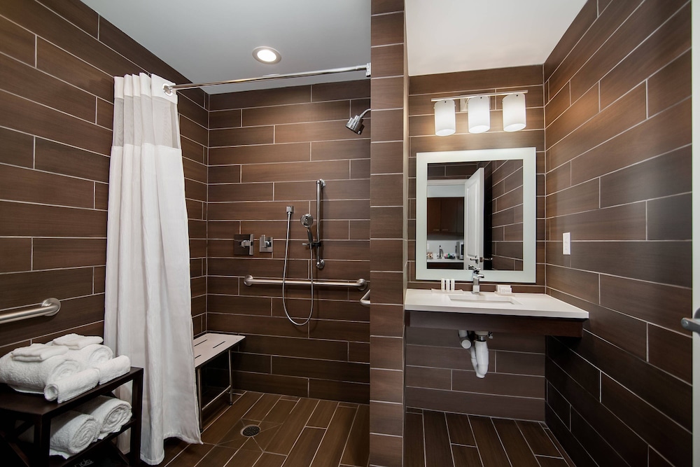 TownePlace Suites Fort Worth University Area/Medical Center 17/33