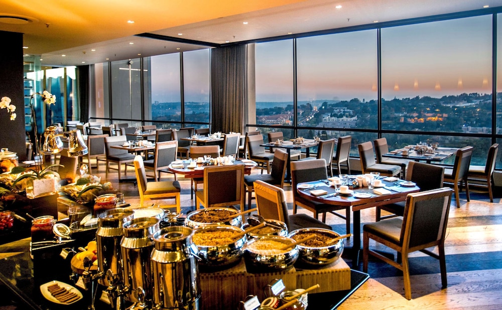 Southern Sun Hyde Park Sandton 34/48