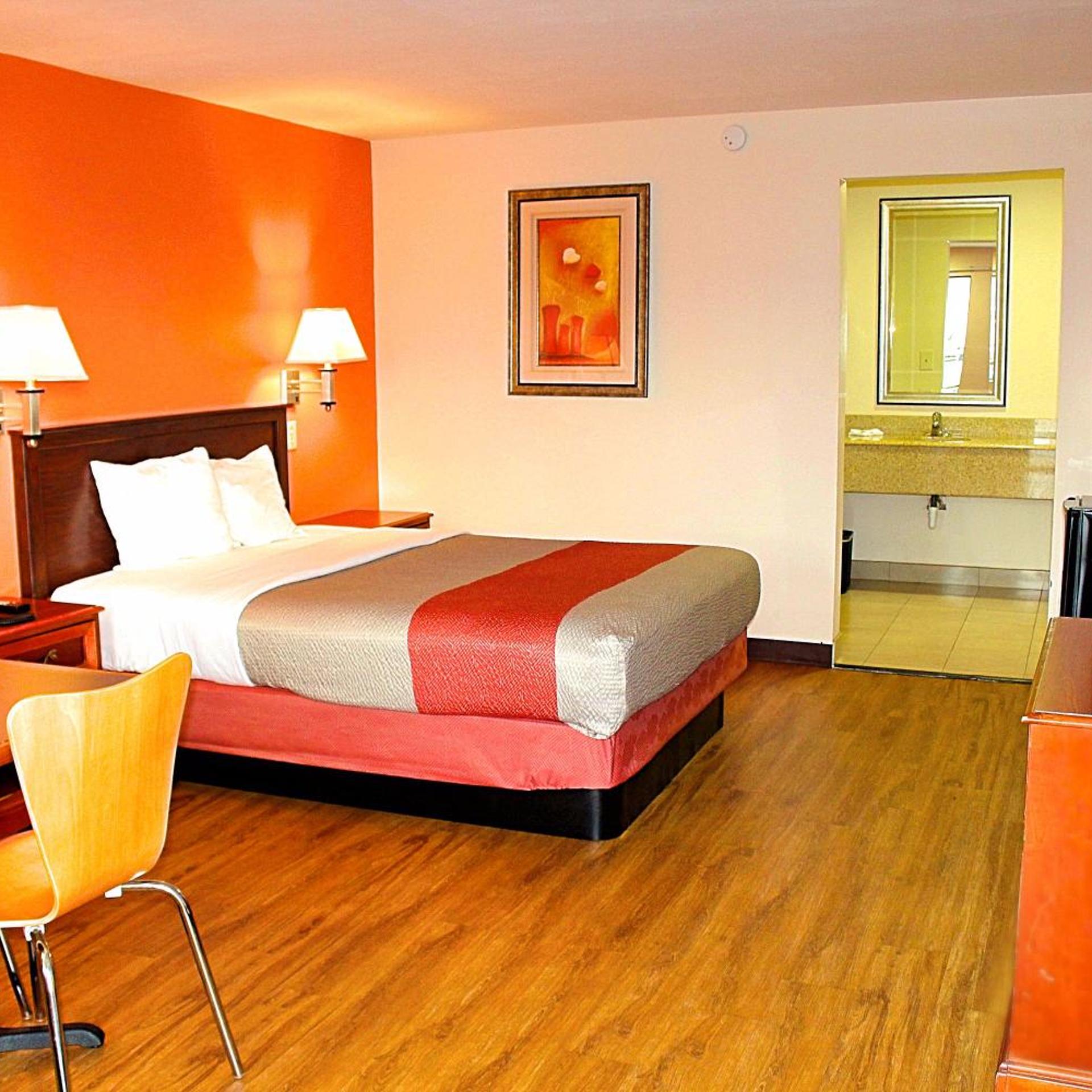 Deluxe, Queen Bed