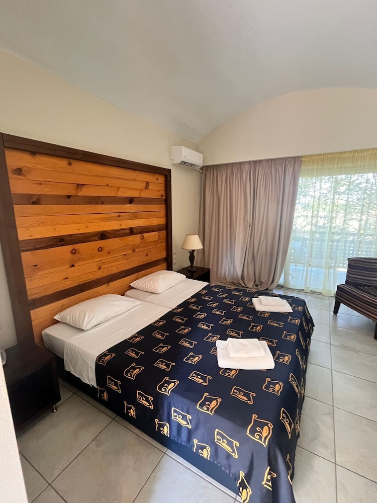 Superior, Bungalow, Twin Beds, Sofa