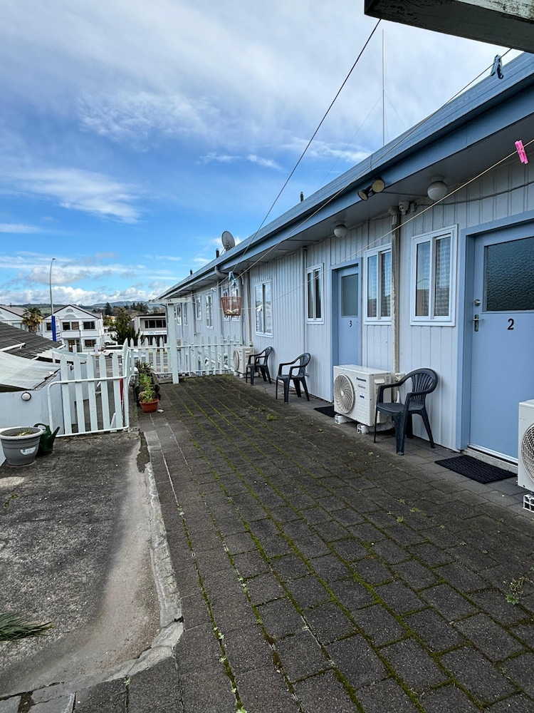 Kowhai And Colonial Motel 42/49