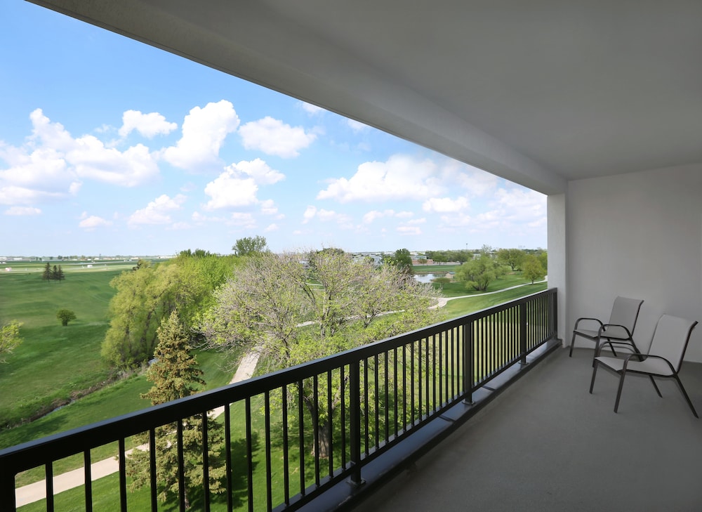 Holiday Inn Hotel And Suites Sioux Falls Airport 20/57