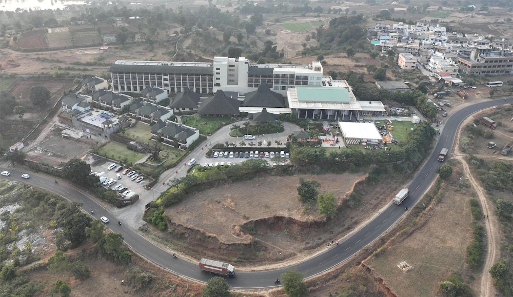 Radisson Resort Hatgad Saputara 7/74