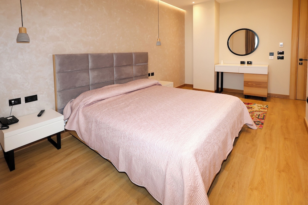 Grand White City Hotel 18/41