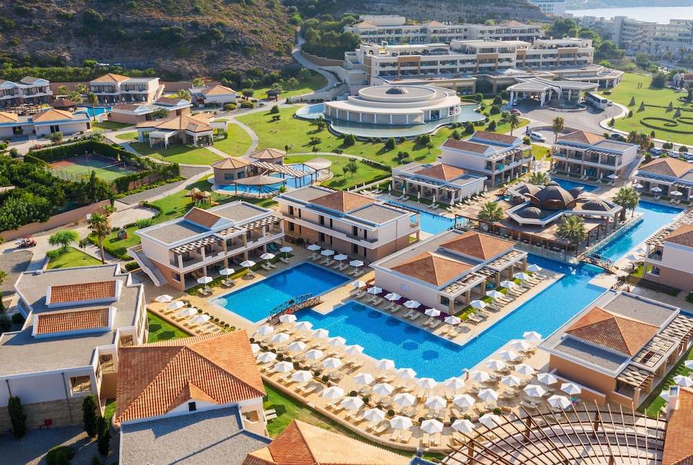 La Marquise Luxury Resort Complex 6/71