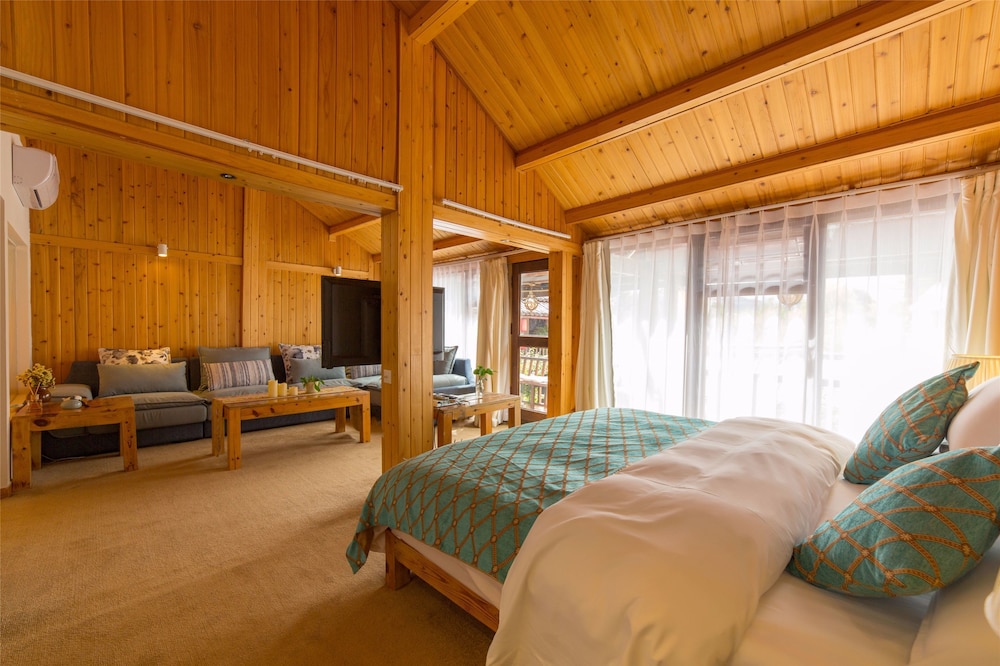 C'est La Vie Boutique Inn 26/50