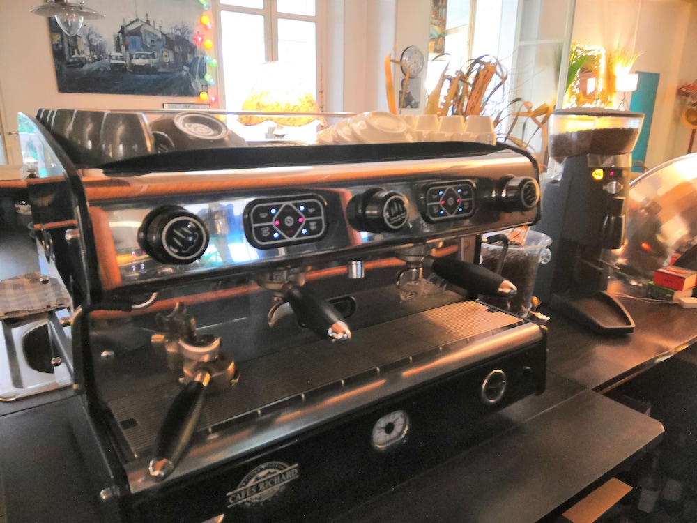 LE VICTORIA 65/66
