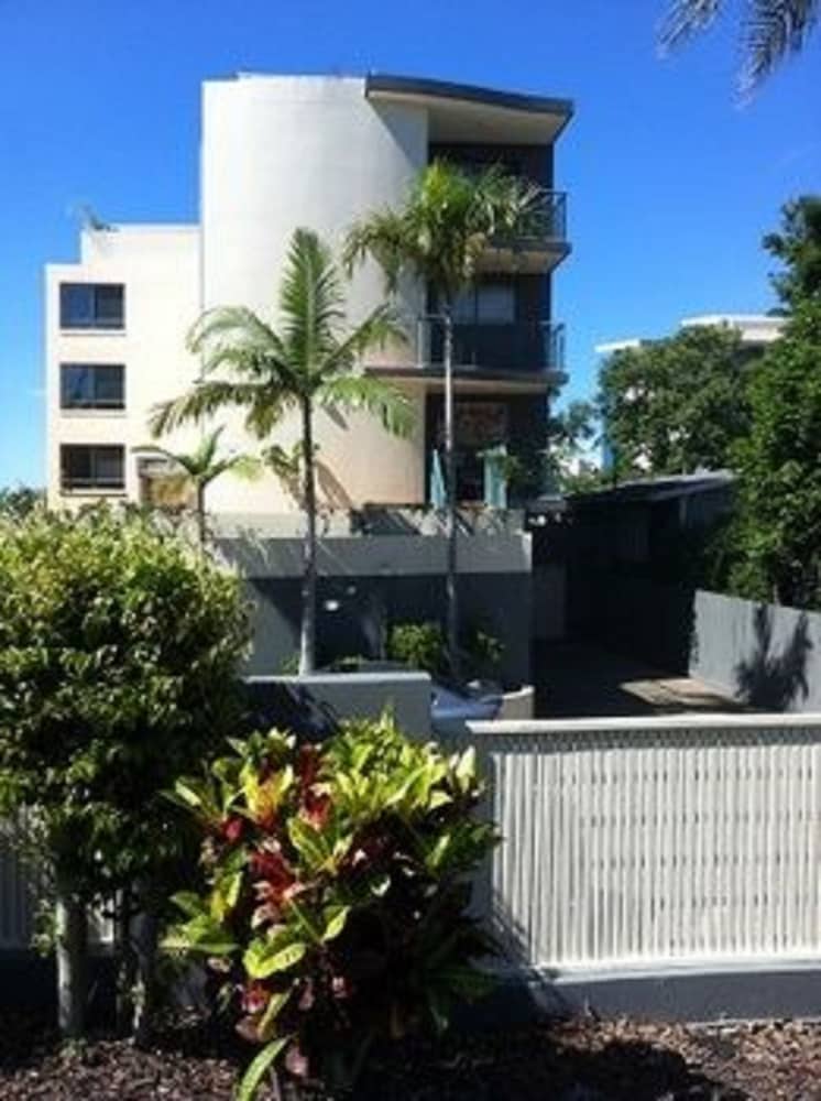 Bayviews and Harbourview Holiday Apartments 3/17