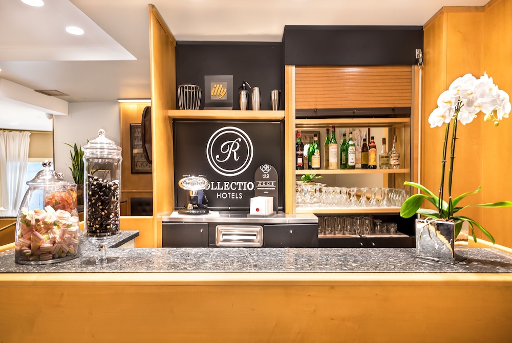 Lobby at Hotel Mentana, MILAN