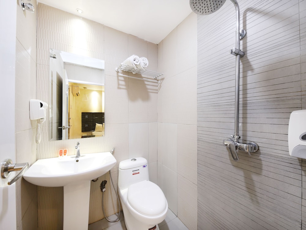 OYO 90894 Hotel Smc I-city 50/54