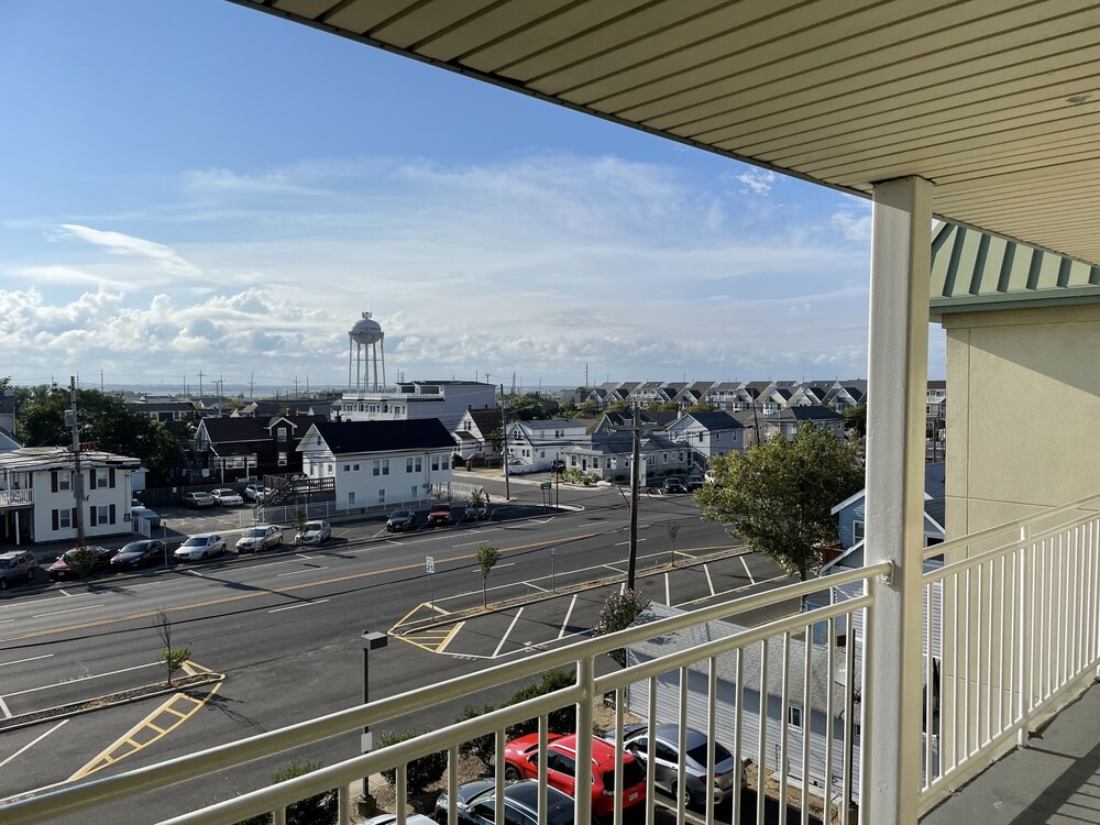 Sea Palace Inn 40/70