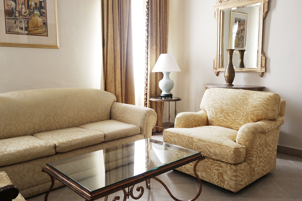 El Prado Hotel 43/62