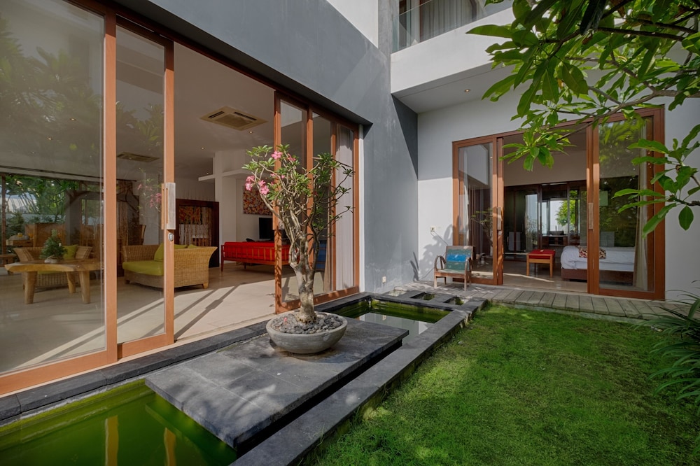 Kutus Kutus Keramas Villa 7/51