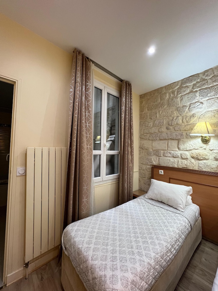 ROOM, SINGLE, SINGLE BED