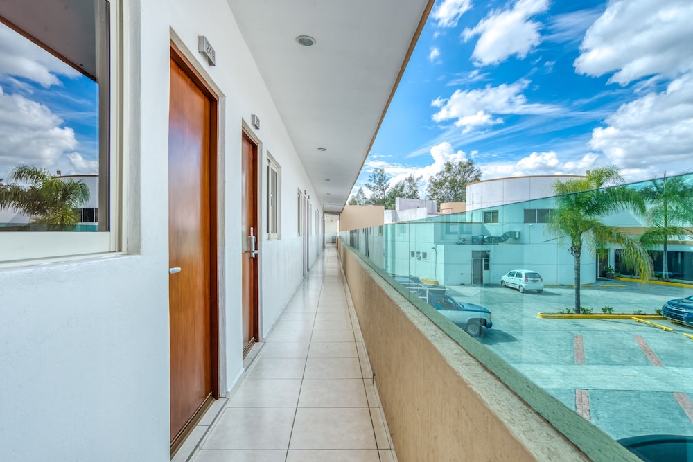 Hotel Maioris Guadalajara 3/44