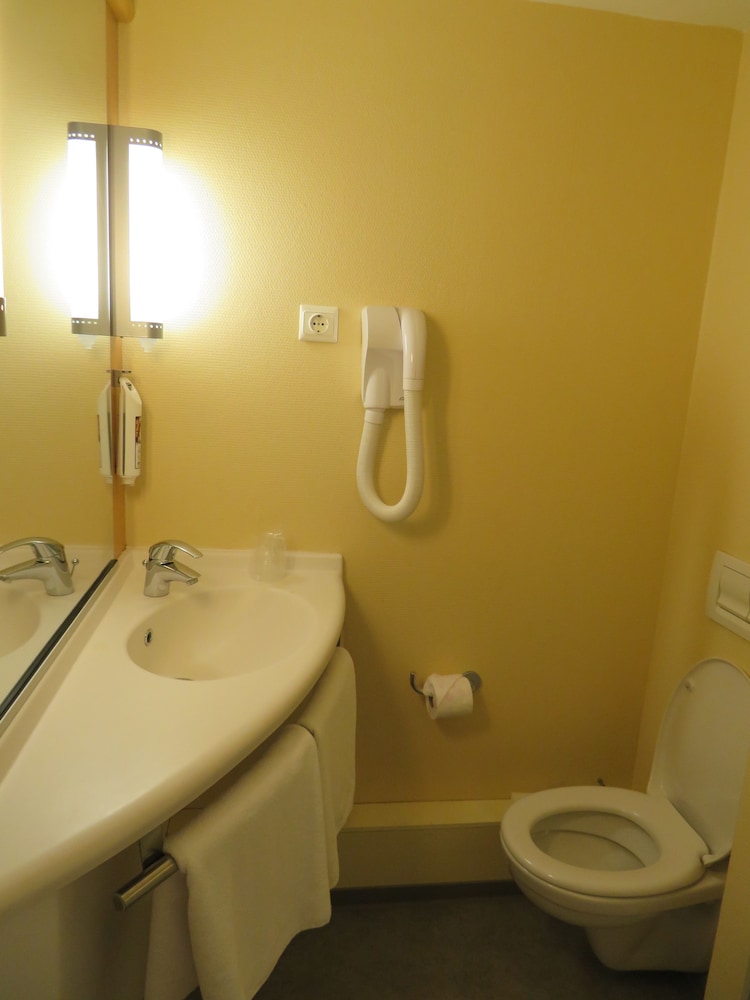 Ibis Tlemcen 50/50