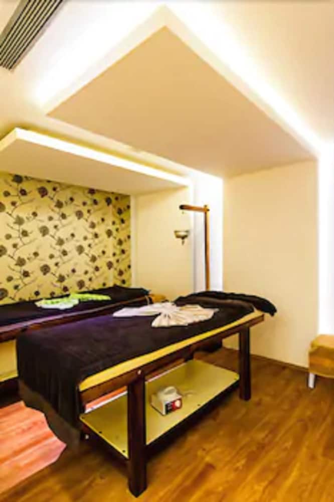 A Good Life Utopia Family Resort 25/50