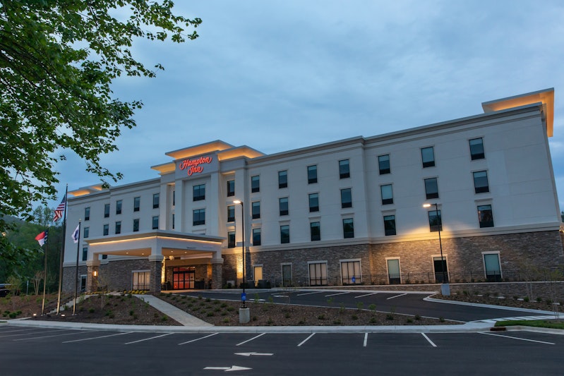 Hampton Inn Black Mountain 4/25