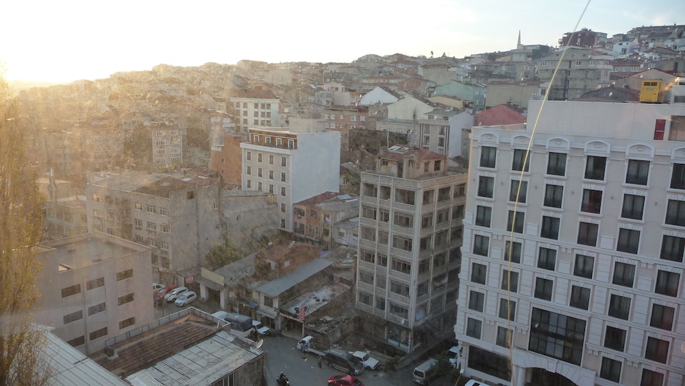 Apart 57 Taksim Harbiye 2/24