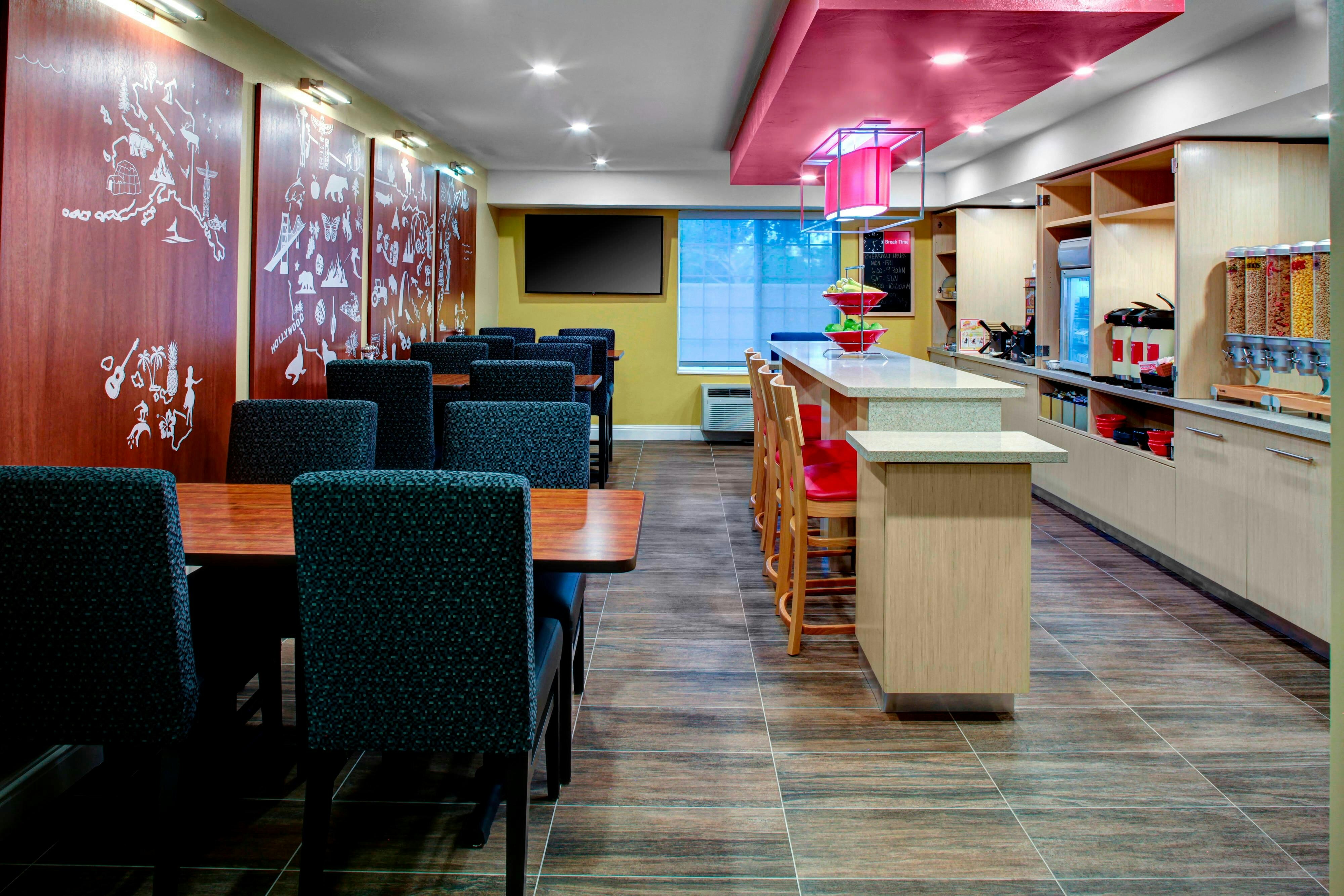 TownePlace Suites by Marriott Fresno 33/36