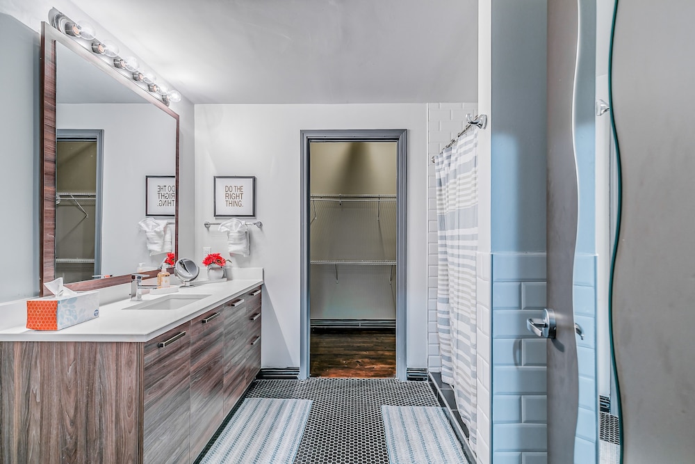 Luxury Downtown Dallas Stay by Amyfinehouse 22/50