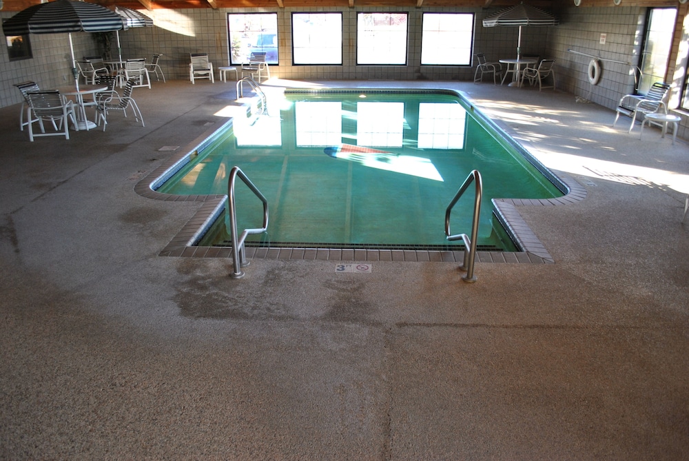 Americinn By Wyndham Hotel And Suites Long Lake 30/50