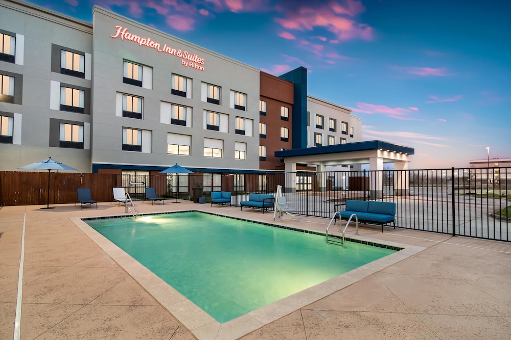 Hampton Inn & Suites by Hilton Irving DFW Airport North 2/56